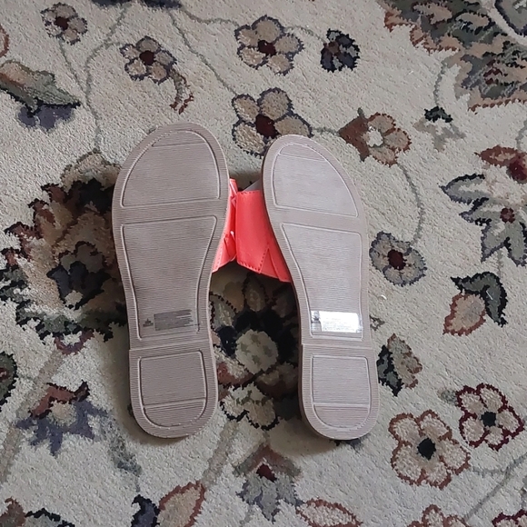 Old Navy Pink Sandals kids,girls - Picture 2 of 2